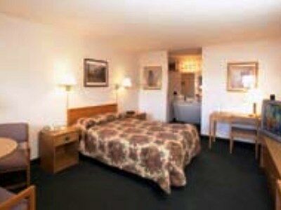 Travelodge By Wyndham Moose Jaw Exterior foto